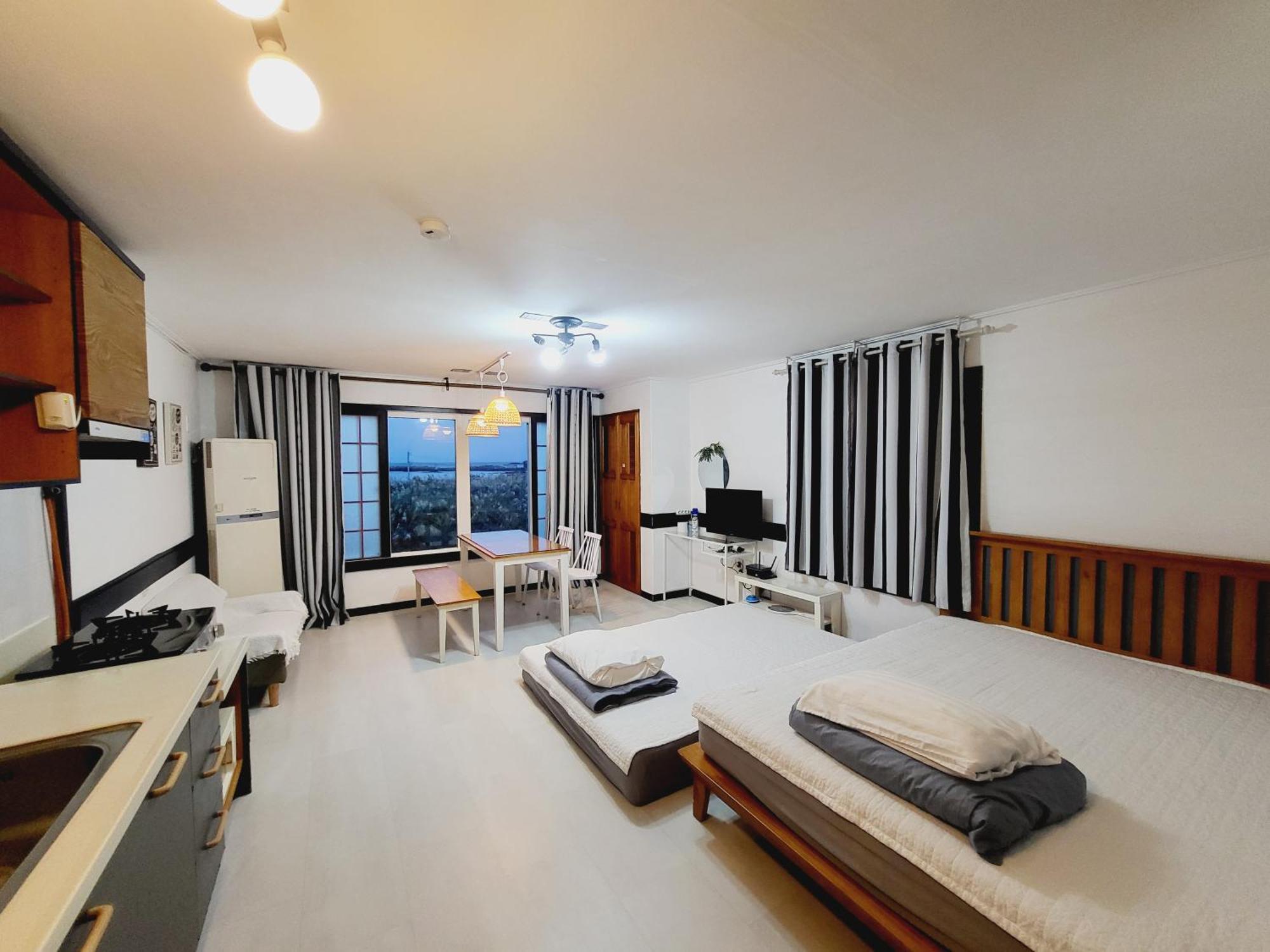 Morning Beach Pension Jeju Extérieur photo