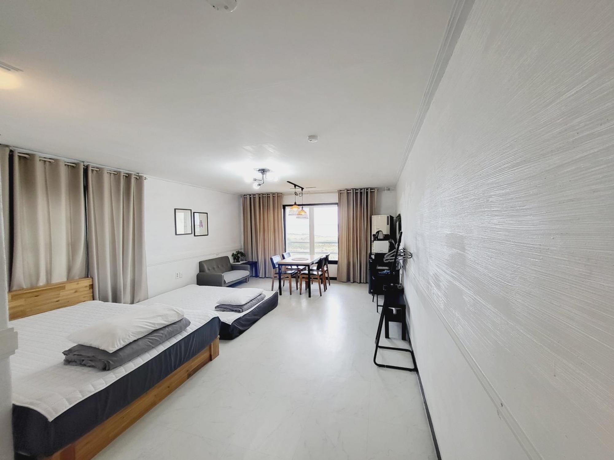 Morning Beach Pension Jeju Extérieur photo